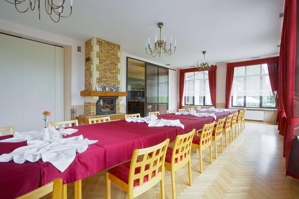 Hotel Perla Bieszczadow Geovita Чорна Екстер'єр фото