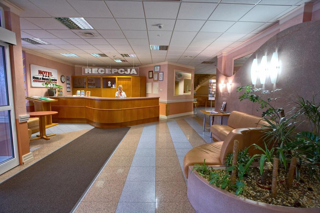 Hotel Perla Bieszczadow Geovita Чорна Екстер'єр фото