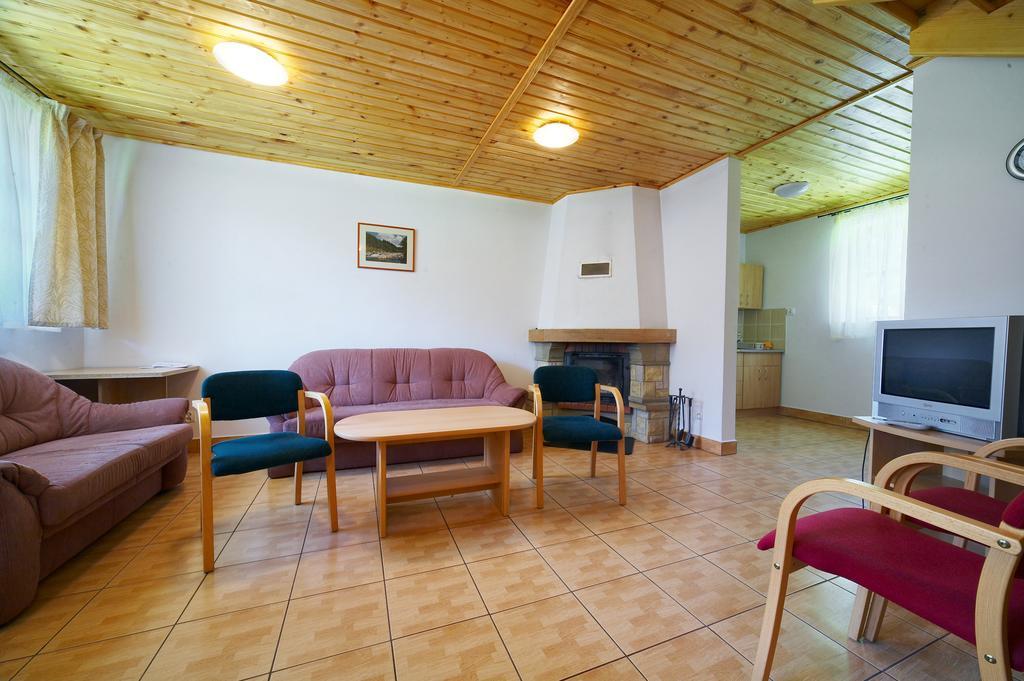 Hotel Perla Bieszczadow Geovita Чорна Екстер'єр фото